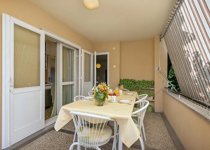 Apartament Manuela *